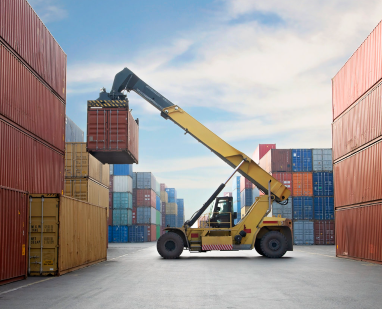 起重運(yùn)輸類(lèi)：起吊車(chē)、龍門(mén)吊車(chē)、塔吊等特種柜運(yùn)輸